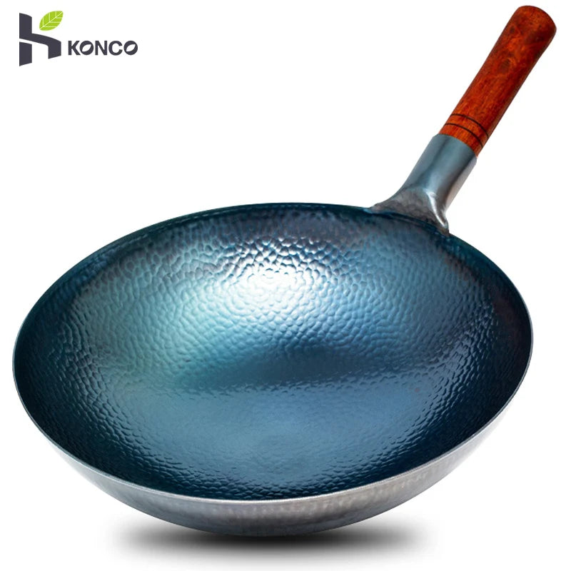 Wok de hierro hecho a mano con mango de madera